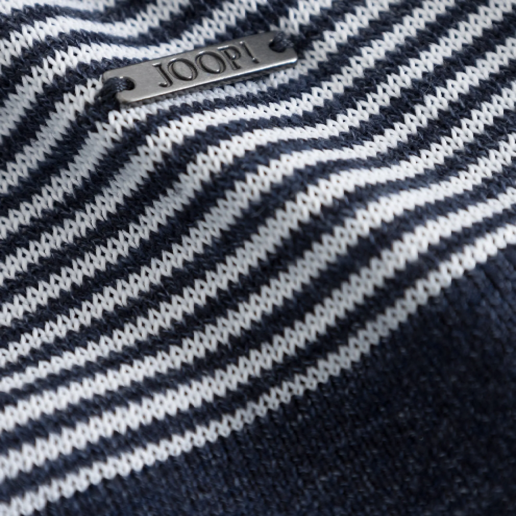 Madrin Linen/Cotton Blend Short Sleeve Crewneck / Navy Stripe