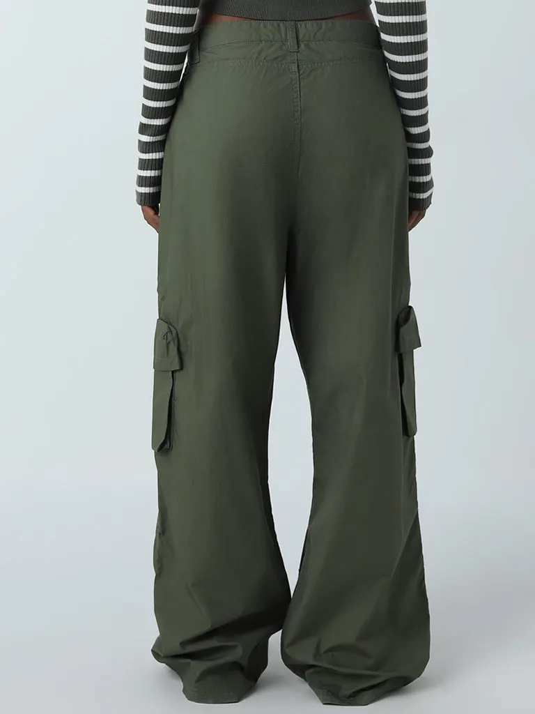 Nuon Olive Cargo-Style Wide Leg Fit Mid-Rise Trousers