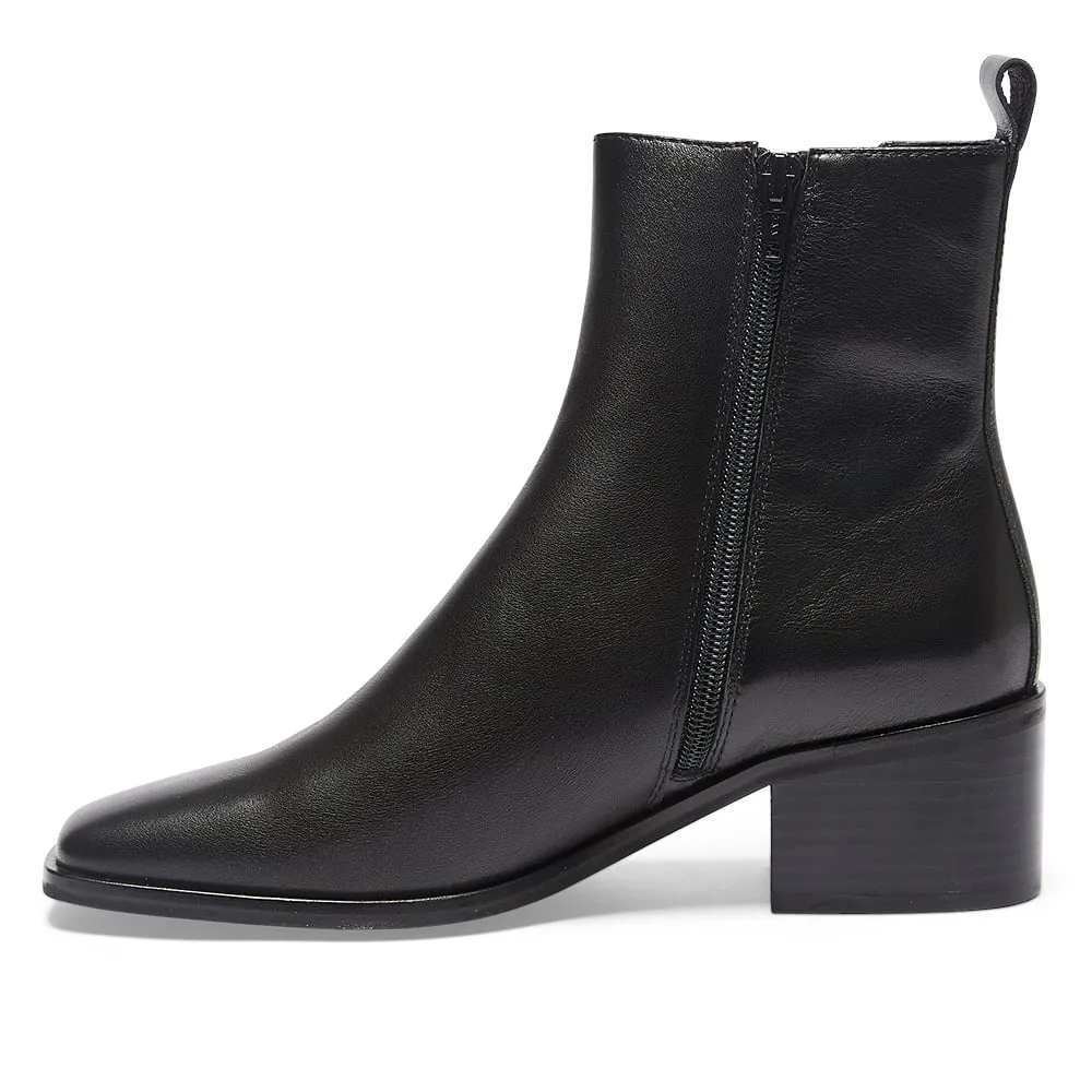 Radford Boot in Black Leather