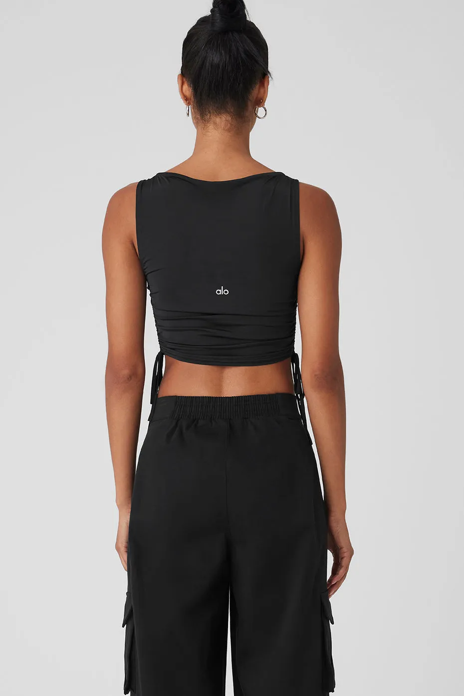 Standout Cropped Tank - Black